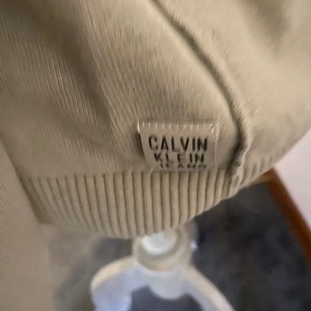 Calvin Klein Gray V-neck Knit sweater, size L